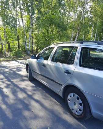 Skoda Octavia cena 19500 przebieg: 193000, rok produkcji 2012 z Ostrzeszów małe 67